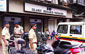 Zakir Naik defers return to India