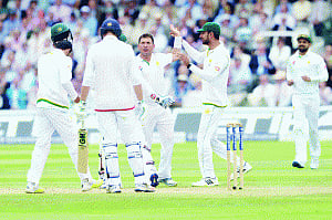 Amir denied as England dominate
