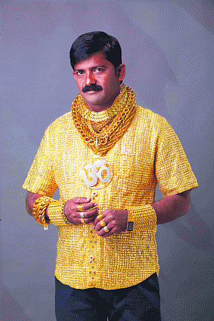 Pune's gold man stoned to death in front of son