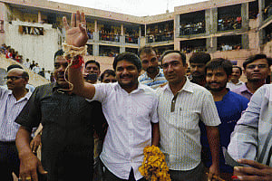 Oppn parties race to woo Hardik ahead of Guj Assembly polls