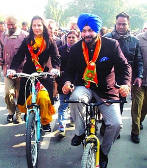 Sidhu jolts BJP, quits RS, set to join AAP