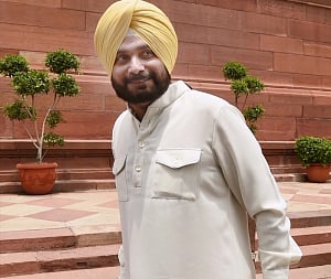 Brain Stormer: Exit Sidhu: No Big Threat to BJP
