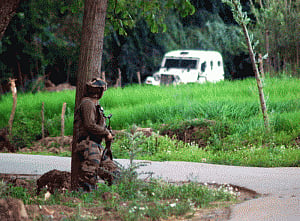 Army foils infiltration bid, soldier killed by militants