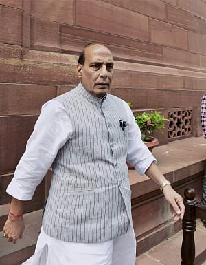 Threat to HM: BSF calls Saeed's bluff