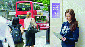 Women wanderers in a wifi map