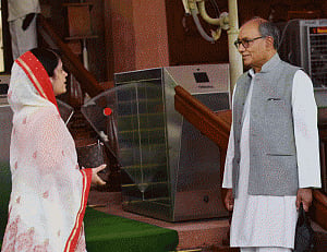 PM should stop doing drama on Dalit issue, says Digvijay