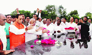 Guj CM allots portfolios to 24 of his chosen ones