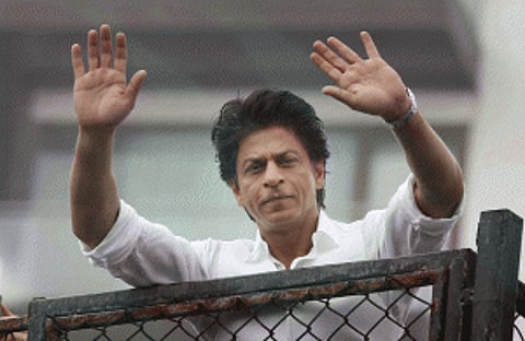 Shah Rukh should have returned from US, says Sena