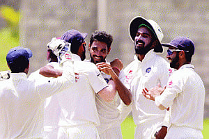India push for win as WI in trouble