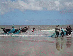 5 missing fishermen dead, 15 rescued