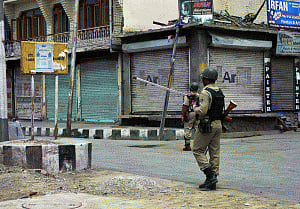 Curfew continues in Srinagar, two south Kashmir towns