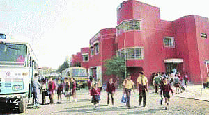Follow norms or surrender land, HC warns pvt schools