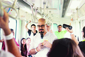 Gaadi Bulaa Rahi Hai