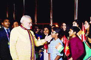 Indian expatriates in Vietnam greet PM