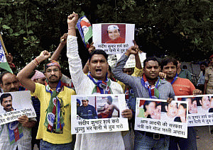 AAP suspends Sandeep Kumar