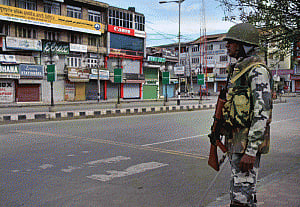 Violence in Shopian, curfew in parts of Srinagar