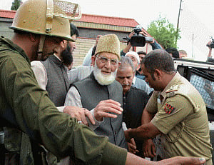 Separatists reject Mehbooba's talks offer