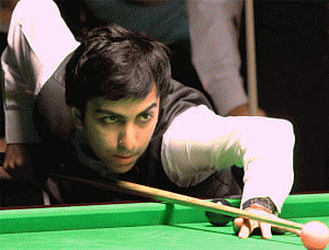 Advani rallies to down Junhui