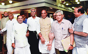 Shun violence; come, talk: MPs to Kashmiris