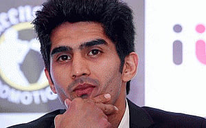 Minister meets Vijender to plan way forward for Indian boxing