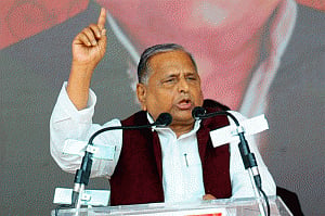 Mulayam brokers tenuous peace