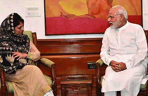 Mehbooba urges Modi to de-escalate tension with Pakistan