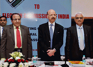 E-ballot facility for service voters gets govt nod: CEC