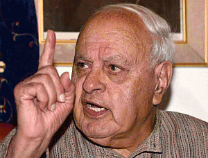 Farooq asks Modi to make Mehbooba govt deliver amid unrest