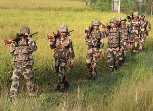 8 civilians killed due to Pak shelling, 2 Pak soldiers killed in retaliation