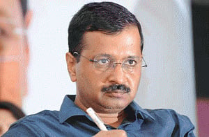 Delhi Police detains Kejriwal