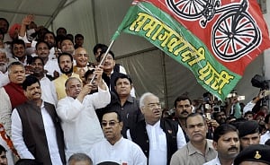 Samajwadi first family puts an end to pariWar feud