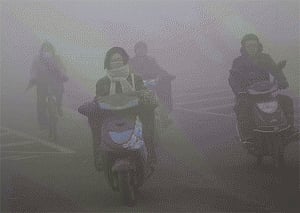 4 killed, 40 hurt in pile-ups as smog blankets Chinese cities