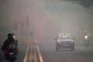 After Delhi, thick smog descends over lucknow