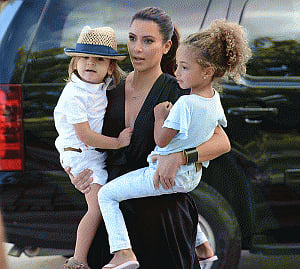 Kim takes her kids to meet baby Dream