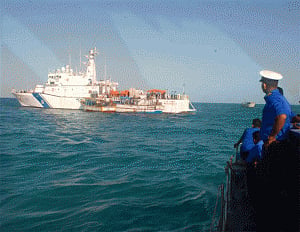 11 Indian fishermen arrested by lankan navy
