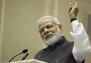 Modi seeks support for demonetisation, assures victory for people