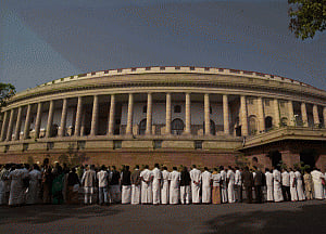 Opp to continue protest in Par, presses for PM's reply, JPC