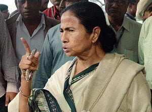 Mamata threatens to demonstrate outside PM's residence
