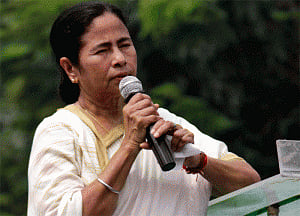 Mamata demands probe into assets bought by BJP before note ban