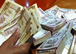 Tax dept seizes Rs 130 cr cash, jewellery post demonetisation