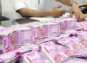 Unaccounted cash worth Rs 4.4 lakh in new notes seized in AP