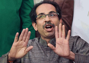 Take note of Advani's concern over Parl washout: Sena to BJP