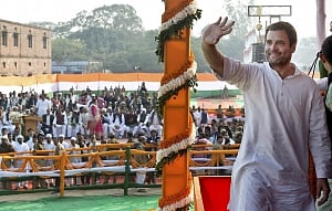 PM scoffs at honest, takes wealthy friends to foreign tours: Rahul