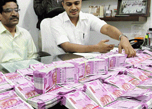 Over Rs 51 lakh in 2,000 denomination notes seized in Ker