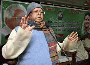 lalu speaks to Mulayam, Akhilesh for a patch-up