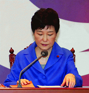 Choigate: Ominous signs for first woman Prez of S Korea