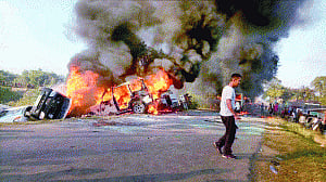 Resolve Manipur crisis