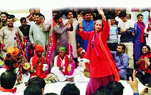 Doing dhamaal at shrines of Karachi