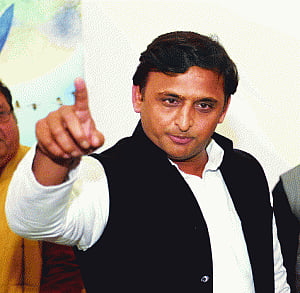 Patch-up parleys on but Akhilesh confident of winning 'cycle' race