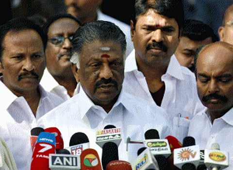 TN CM announces probe into violence during pro-Jallikattu stir